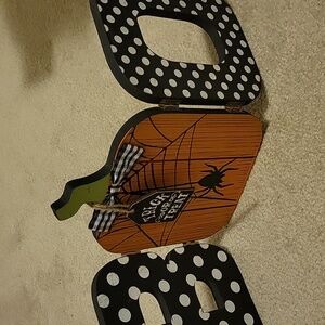 Halloween BOO Wood Sign Pumpkin Spider Trick or Treat Fall Decor